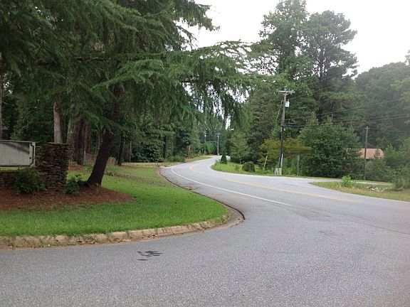 5th image of 2461 Cedar Dr