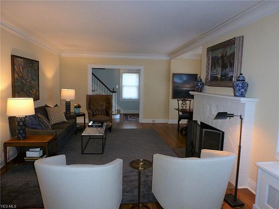 4th image of 20801 Avalon Dr