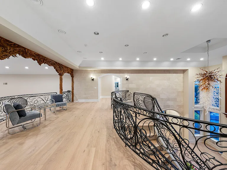 142 Hoover Dr — Photo 31