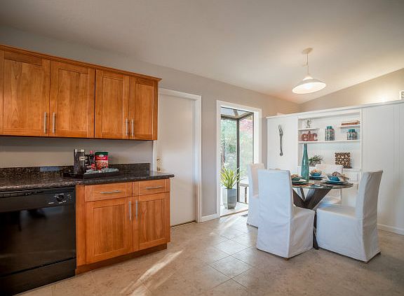 4th image of 4850 Mary Jane Way