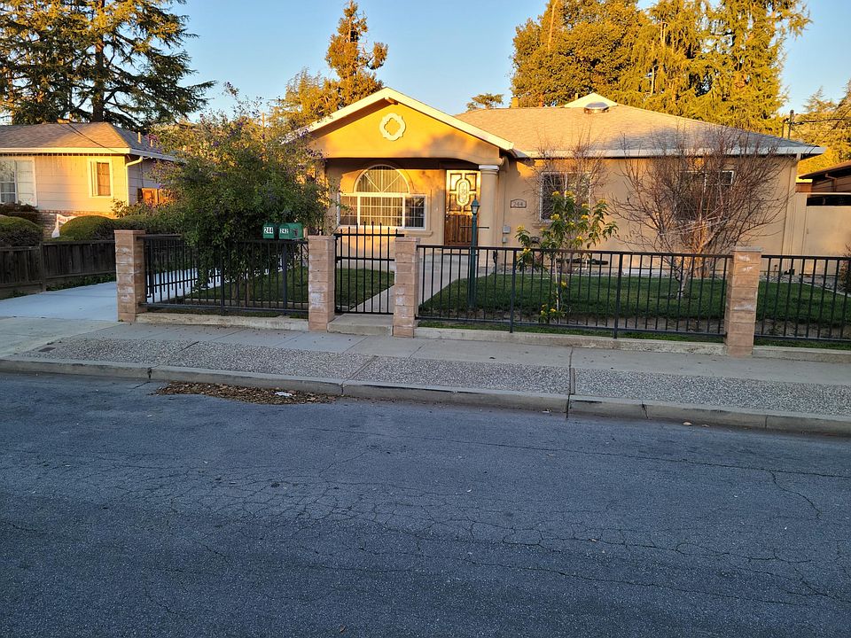 1st image of 242 Delia St