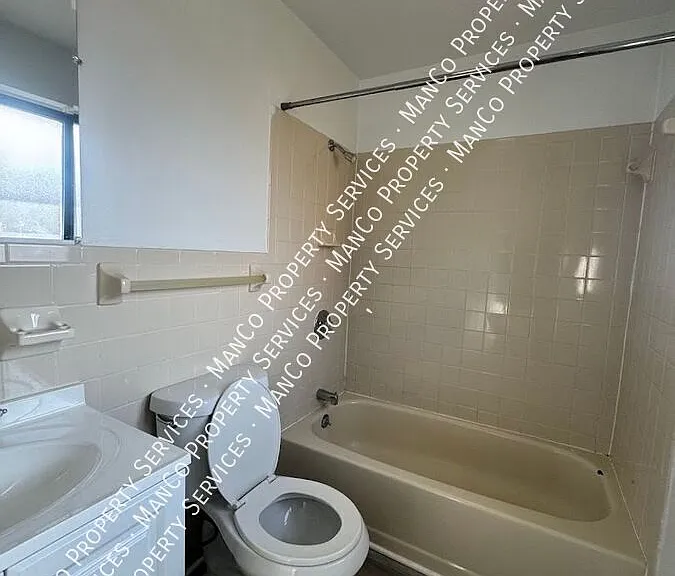 1304 Devon Ave #2 — Photo 9