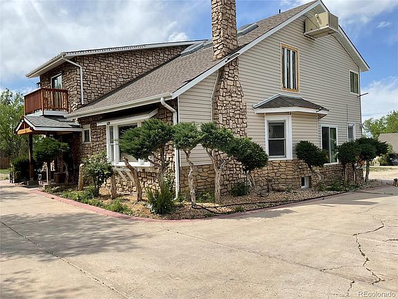3rd image of 937 E Belleview Avenue