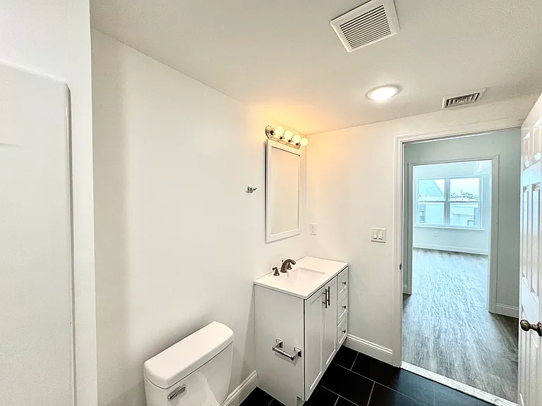 4077 Lancaster Ave #311-R — Photo 24