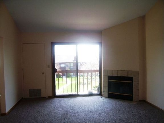 5th image of 384 Park Hill Dr