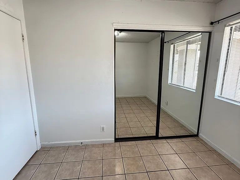 1153 E Foster Rd #A — Photo 16