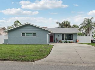 1004 Peninsula Ave, Tarpon Springs, FL 34689