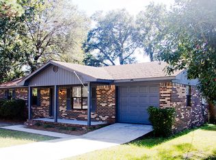 17 Wallace Rd, Beaufort, SC 29907