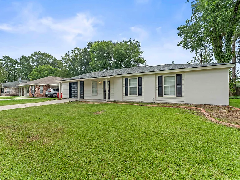 30700 Country Club Ln — Photo 2