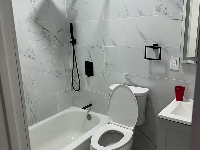 2126 Chatterton Ave #4 — Photo 6