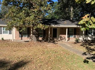 205 Lakeview Dr, Clinton, MS 39056