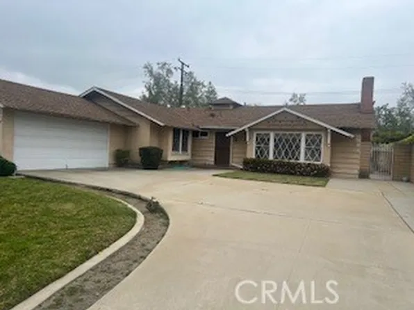 12561 Silver Fox Rd, Los Alamitos, CA 90720