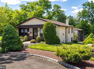1790 Twining Rd, Willow Grove, PA 19090