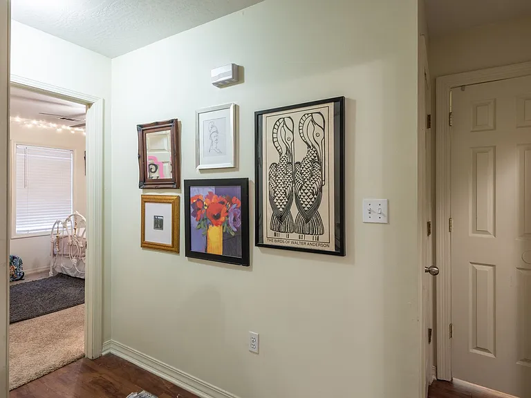 211 Chevy Chase Dr — Photo 17