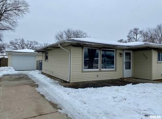 2309 8th St, Silvis, IL 61282