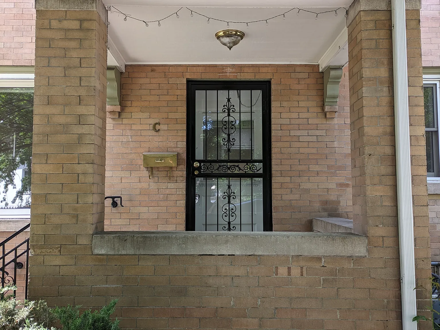 2 bed, 893 sqft, $2,100 — Photo 2