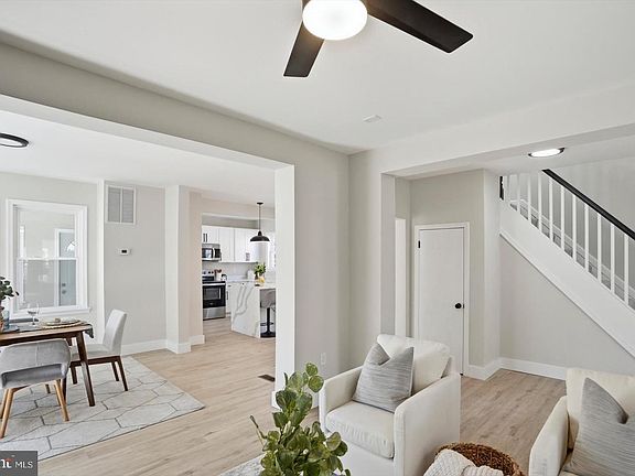 5th image of 1802 Portship Rd