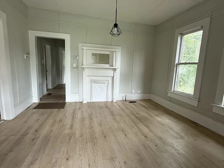 528 Oregon St — Photo 2