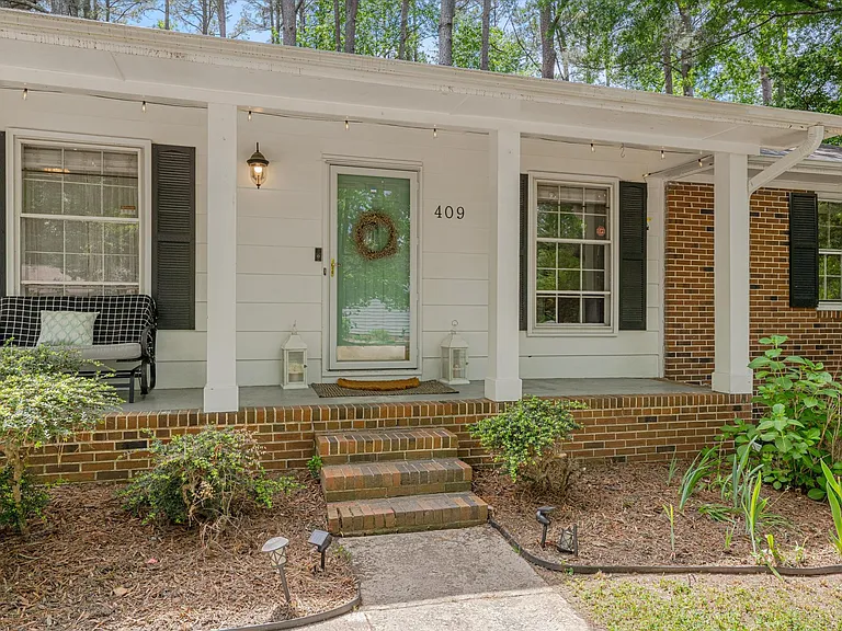 409 Northclift Dr — Photo 23
