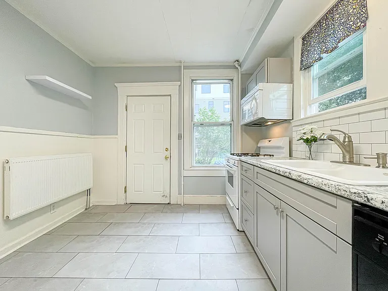 91 Saint Lawrence St #1 — Photo 7