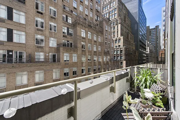 Sold by Nest Seekers International | media 9