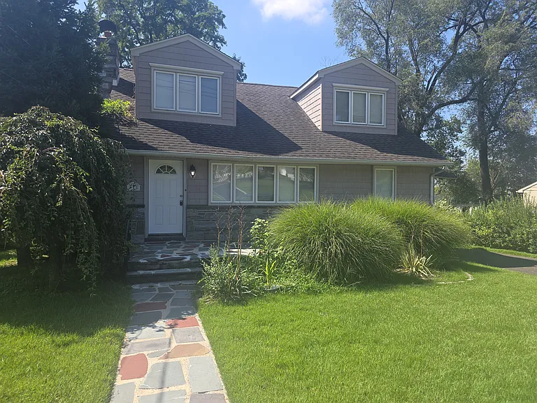 316 Hutchinson Ave — Photo 5