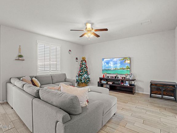 5th image of 12261 Desert Dove Ave