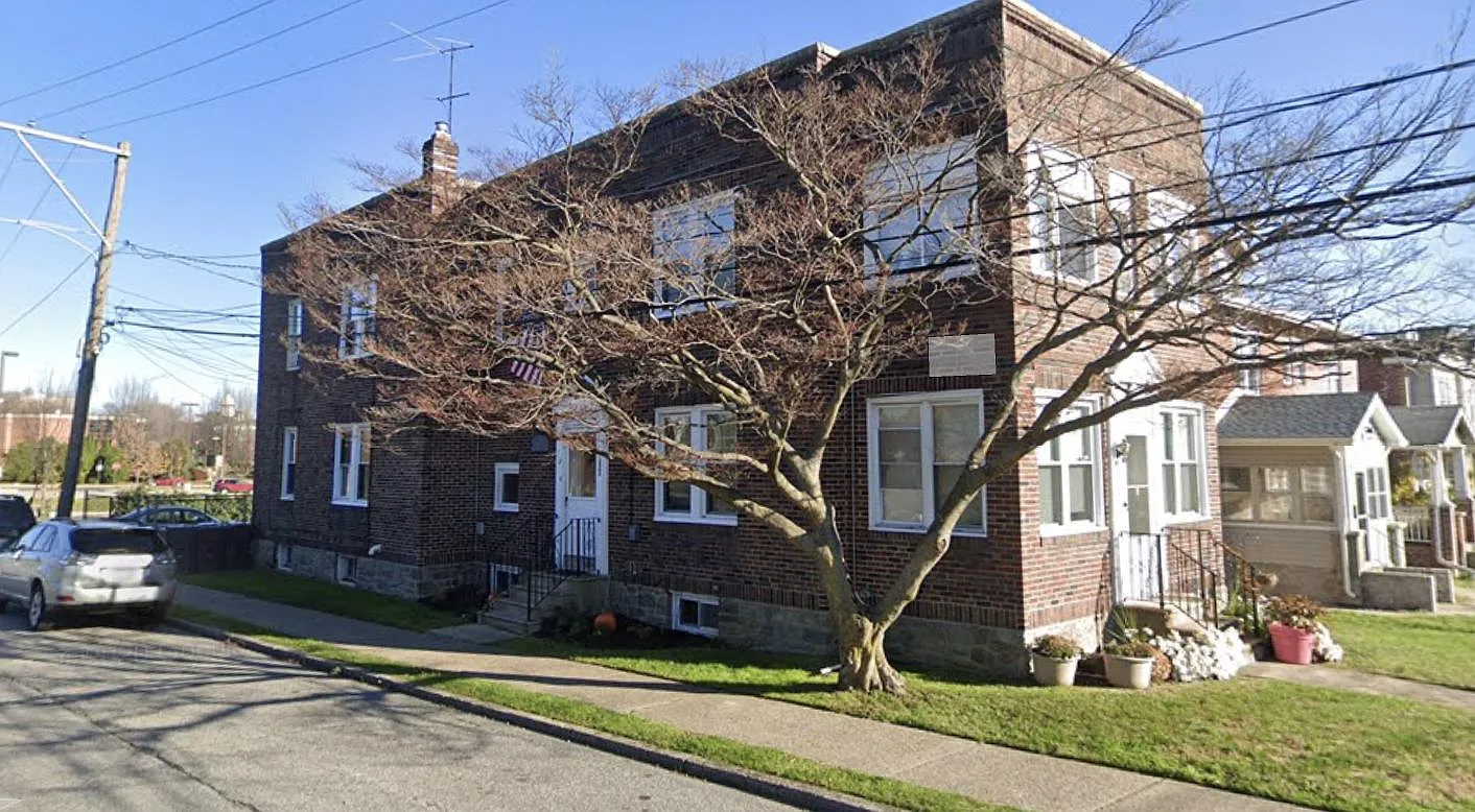 1523 Upland St — Photo 1