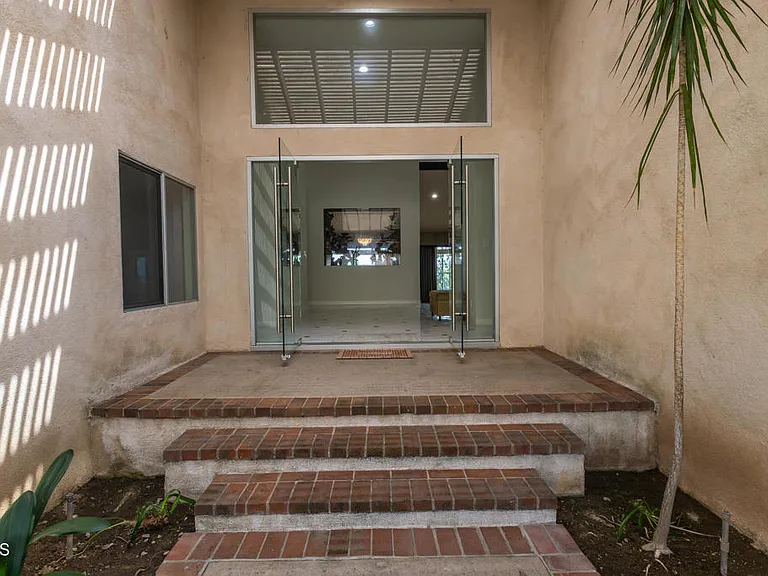 1212 Arno Dr — Photo 4