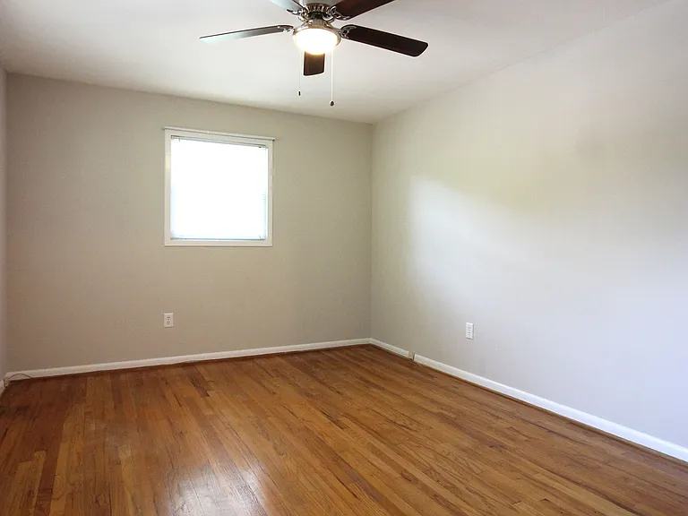 6211 Duntley Ct — Photo 32