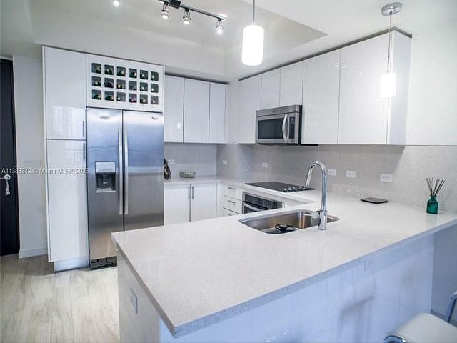 1st image of 999 SW 1st Ave APT 3208