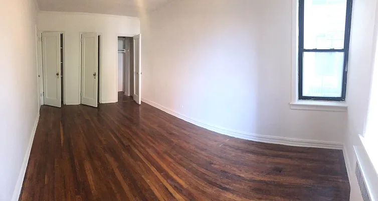 Rented by Smart NY Realty LLC | media 18