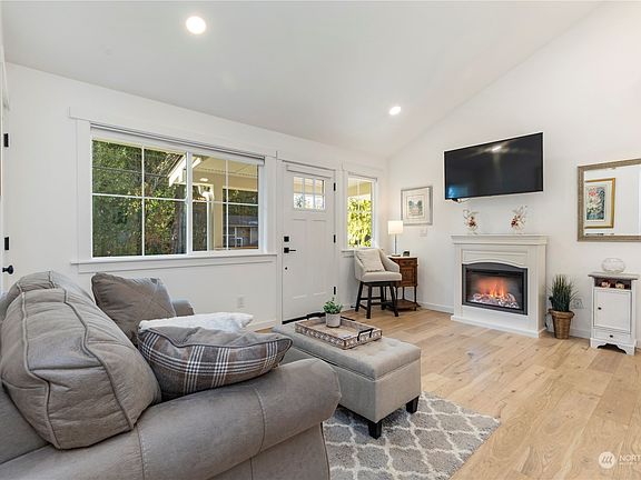 4th image of 14425 42nd Avenue W