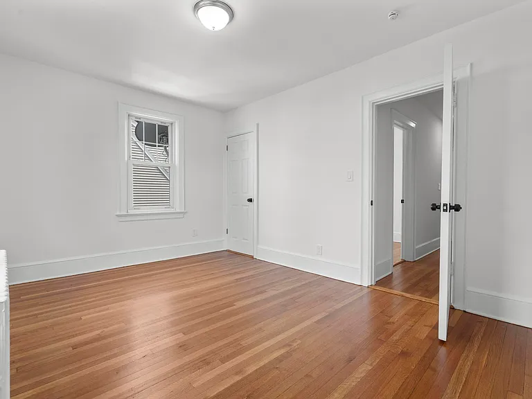 53 Park Ave — Photo 25