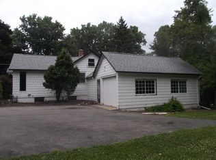 561 1st St, Grayslake, IL 60030