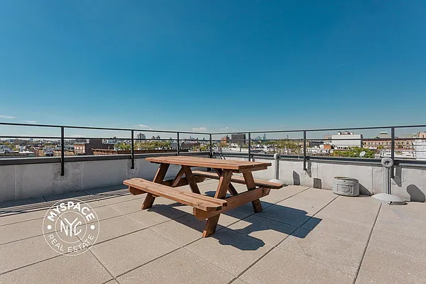 Rented by MySpaceNYC | media 26