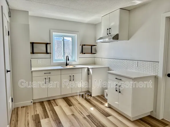 141 Frederica St W Unit 1, Thunder Bay, ON P7E 3V8