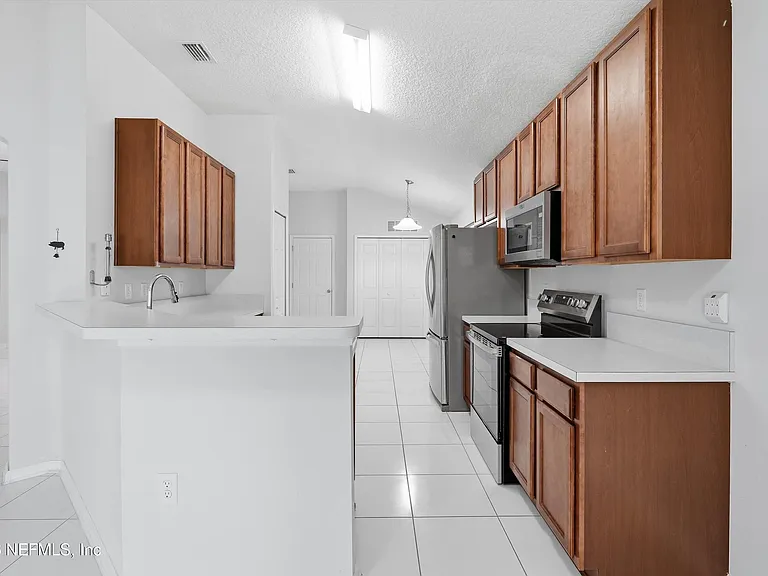 9847 Sailor Dr — Photo 17