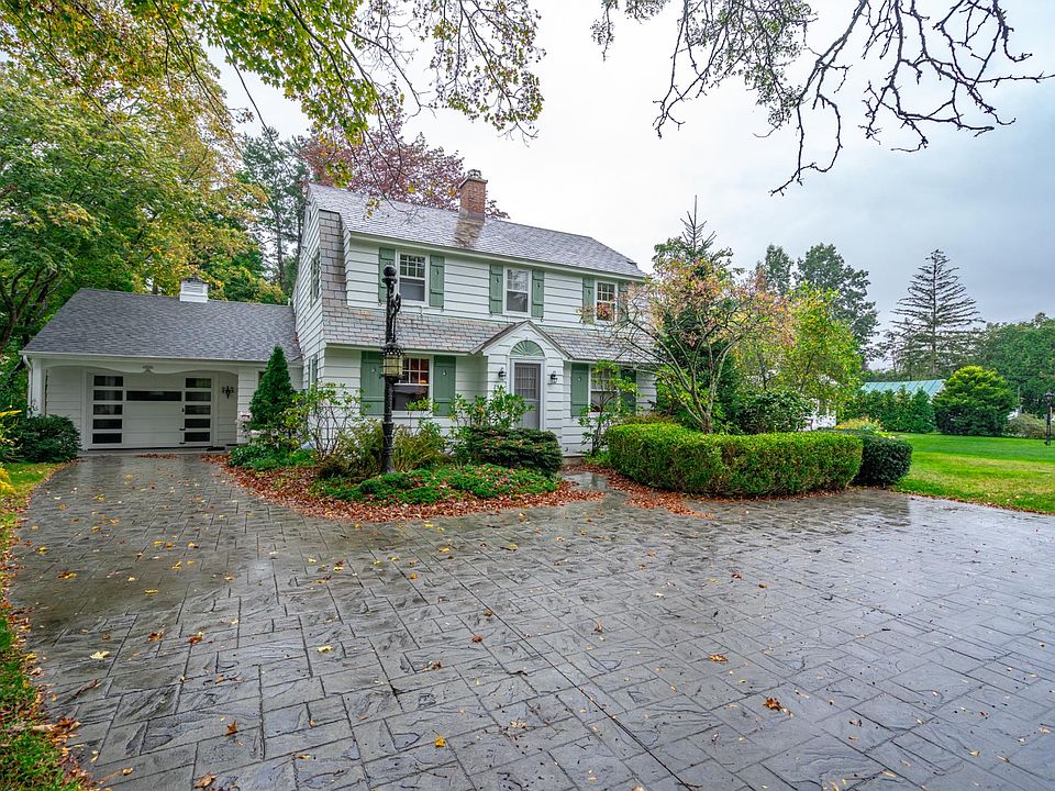 1st image of 292 Lake Ave