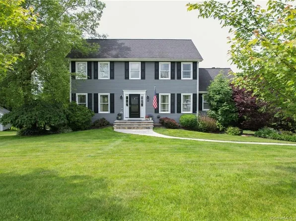 19 Meadowview Court, Watertown, CT 06795