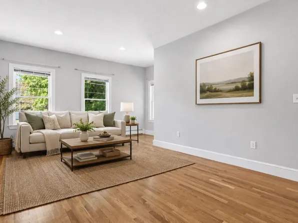 94 Summit St #2, Clinton, MA 01510