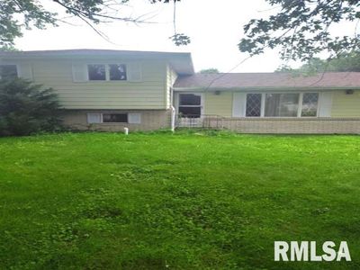 135 S 17th Ave, Canton, IL, 61520