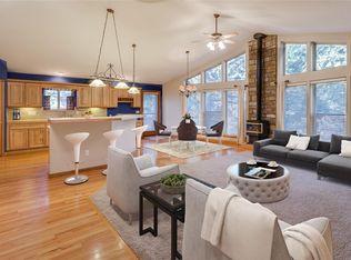 899 Cottonwood Ln, Larkspur, CO 80118