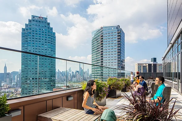 Rented by Brause Realty | media 30