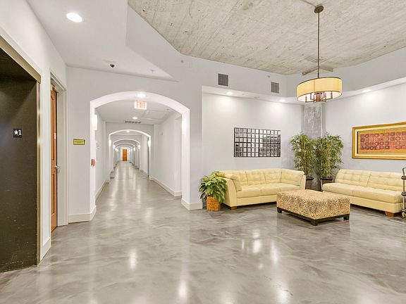 5th image of 2323 Polk St APT 105