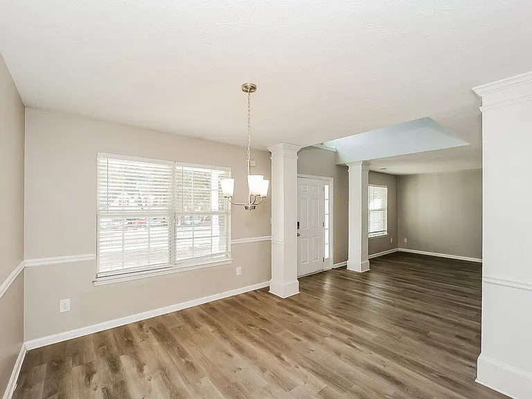 4021 Castle Way — Photo 5