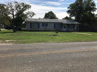 705 N Creek Rd, Comfort, TX 78013