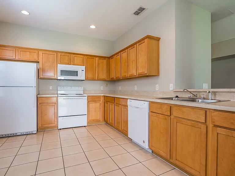 4004 Pemberly Pines Cir — Photo 4