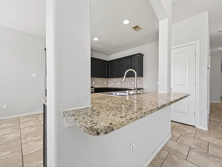 1326 Seagler Pond Ln — Photo 14