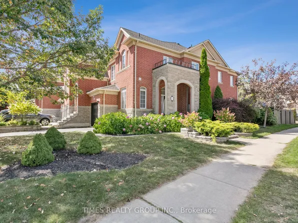 212 Creek Path Ave, Oakville, ON L6L 6T5